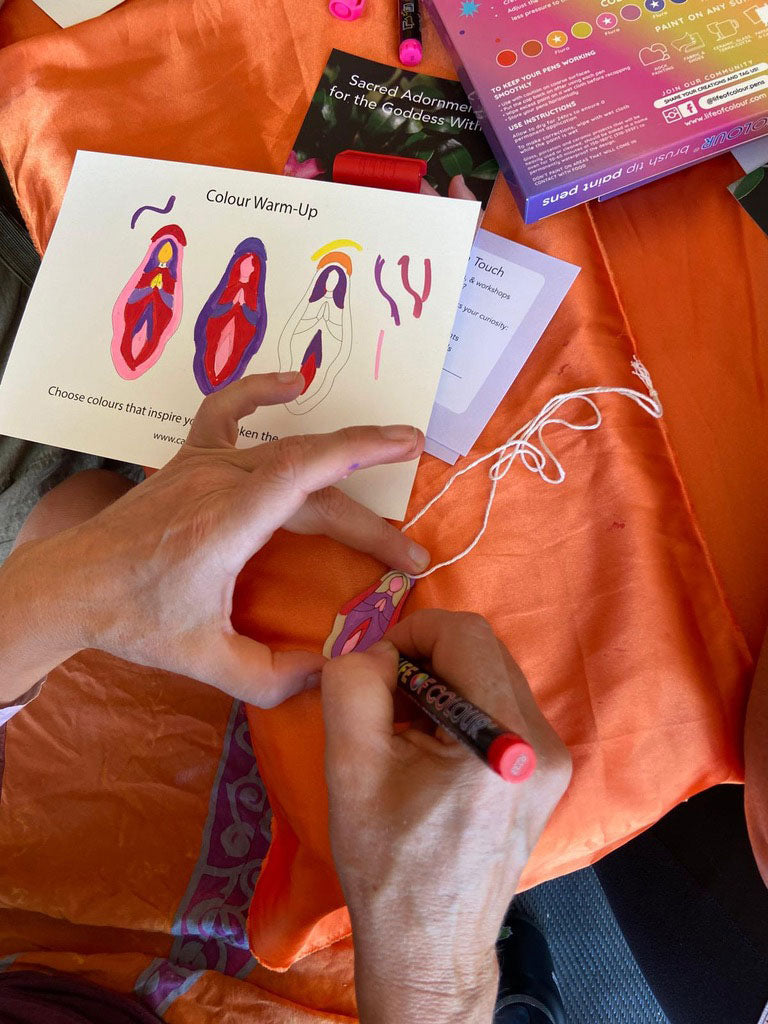 Holy Vulva Necklace Kit